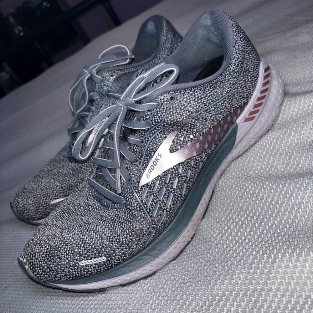 Women’s Brooks Adrenaline GTS 21 running athleisure sporty gym running sneakers